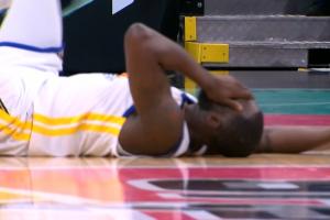 妹寫(xiě)反！文班甩手打到追夢(mèng)面部 裁判吹罰進(jìn)攻犯規！