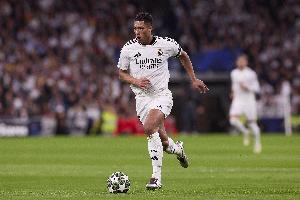 馬卡報：皇馬中場(chǎng)失去了往日的節奏，傳球路線(xiàn)更多集中在邊路