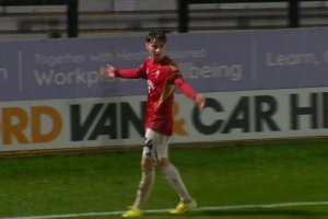 尼基·巴特18歲兒子魯本代表索爾福德城首次首發(fā)，并打進(jìn)兩球