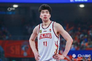 余嘉豪曾多次向俱樂(lè )部申請打全運會(huì ) 通過(guò)積極表現&態(tài)度爭取到批準