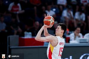 郇斯楠：對所有大學(xué)球員來(lái)說(shuō)大一最難熬 我有信心克服未來(lái)的困難