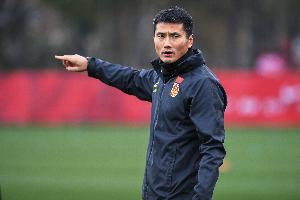 直播吧：邵佳一觀(guān)摩熊貓杯考察球員，國足可能年底或明年初集中