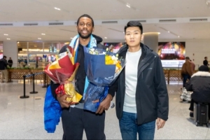 歡迎泰隆·華萊士！新疆伊力特男籃外援集結完畢