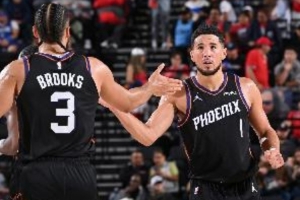 布克：比賽打得不容易 我們有狄龍古德溫能適應高強度對抗