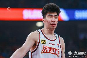 不容易！余嘉豪為在規定時(shí)間完成全運會(huì )資格審查 幾乎一夜未眠