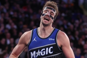 轉瞬即逝！小瓦格納籃下轉體上籃 魔術(shù)轟13-0追到差3分！