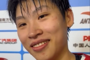 陳明伶談防四川內線(xiàn)：畢竟媽沒(méi)給你生2米高 在網(wǎng)上看咋防鯊魚(yú)文班