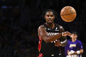 小米切爾：不能讓韋爾自己搶籃板 后衛也得參與主要責任在我