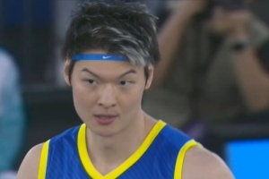 全運會(huì )男子三籃半決賽：福建14-22不敵上海 王哲林空砍10分4板