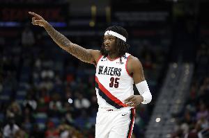 勢大力沉！阿夫迪亞送拋傳 羅威騰空暴起單臂砸扣