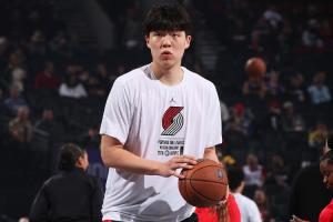 不甚理想！楊瀚森半場(chǎng)9中3拿6分5板 正負值-25全場(chǎng)最低