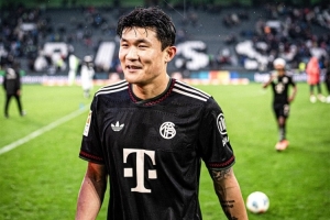 拜仁官方祝金玟哉29歲生日快樂(lè )，加盟以來(lái)出戰90場(chǎng)比賽斬獲2冠