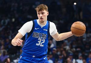 年輕有體力！弗拉格強打籃下再次追平比分