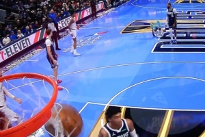 乘勝追擊！哈登弧頂三分命中還造成犯規 加罰也有完成打4分