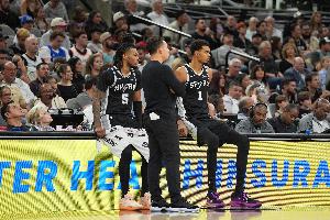 米奇：比賽有輸有贏(yíng)情緒波動(dòng)在所難免 我們會(huì )投入訓練&提升自己