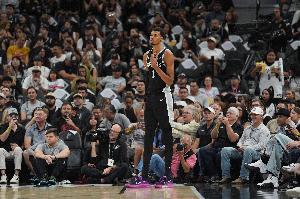 文班談對追夢(mèng)怒吼慶祝：這不是要證明什么 以彼之道還施彼身