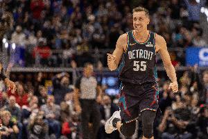 優(yōu)質(zhì)射手！鄧羅半場(chǎng)7中4&3記三分拿下13分1板2助1斷1帽