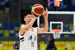 定海神針！黃思靜全場(chǎng)得到10分12板4助1斷3帽 正負值+10