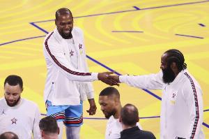 老將們閃耀的一天！庫里哈登杜蘭特三老今天一共120分