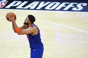 挑大梁！唐斯強攻打成2+1 內外開(kāi)花獨得9分率隊反超