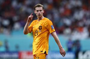 德容：球員站位不佳導致進(jìn)攻運轉不暢，想贏(yíng)世界杯就還須改善很多