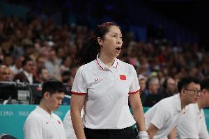 鄭薇：要求隊員認真對待爭取一場(chǎng)比一場(chǎng)好 現在看達到預期效果