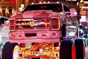 這也太酷了吧！米切爾·羅賓遜曬出自己的改裝極限升高重型皮卡