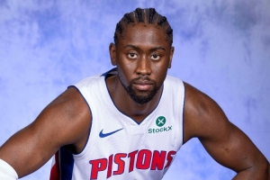 打嗨主場(chǎng)！勒韋爾單挑命中高難度撤步三分