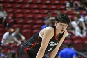 朱芳雨：楊瀚森體能還跟不上 每場(chǎng)都經(jīng)歷這種心肺極限考驗很有益