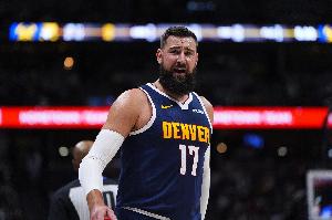 瓦蘭：掘金這個(gè)團隊很棒 氛圍很好 每個(gè)人都理解每場(chǎng)比賽的重要性