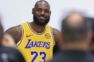 1萬(wàn)助有多難？共8人有一前鋒 神將7次單季助攻破千 哈登有機會(huì )？