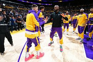 阿里納斯：詹姆斯早就接受二當家定位了 以他的球商這太簡(jiǎn)單了