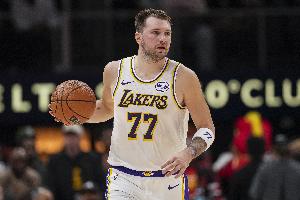 東契奇開(kāi)賽季9戰得至少300分75板75助 歷史最快&追平22年的自己