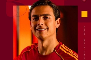 迪巴拉今天32歲生日，羅馬官推發(fā)文祝福：生日快樂(lè )！