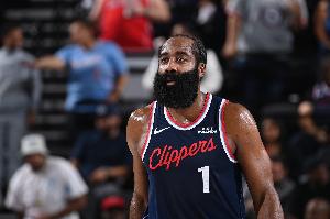 把球隊扛在肩上！哈登半場(chǎng)11中7&三分6中4轟23+6+5 次節13分