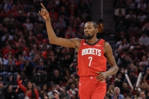 感覺(jué)來(lái)了！杜蘭特反擊接小賈傳球 再中一記追身三分