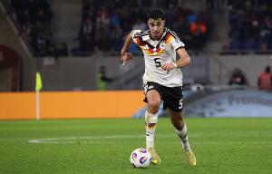 小鬼當家！21歲帕夫洛維奇挑德國中場(chǎng)大梁，身價(jià)5500萬(wàn)拜仁未來(lái)星