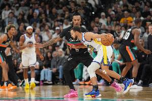 勇蜜吹爆庫里：我愛(ài)他遠超阿耶莎 他是我花錢(qián)看NBA理由 歷史最佳