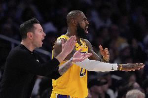 雷迪克：我想過(guò)詹姆斯復出后的磨合問(wèn)題 下周就一場(chǎng)比賽時(shí)機很好