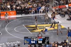 你是真送??！追夢(mèng)籃下連續強攻 被文班亞馬一頓火鍋伺候