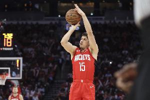 4搶斷平個(gè)人賽季紀錄！謝潑德12中5拿到13分3板3助 三分9中3