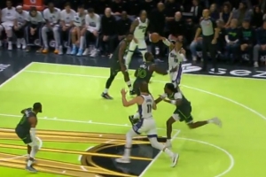 細細品味！威少生涯第10000個(gè)助攻瞬間 跳起傳球助小薩籃下得分