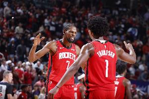 杜蘭特：全隊進(jìn)攻像疾風(fēng)驟雨 每個(gè)人攻防兩端都做出了貢獻