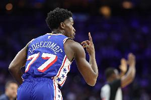 探花復蘇！埃奇庫姆15中6&4記三分拿到18分7板3助1斷