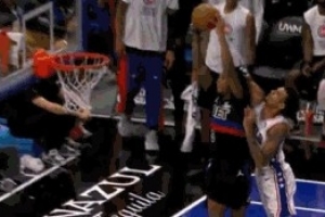 是個(gè)好帽！巴洛追防送遮天大帽被吹犯規 76人挑戰成功