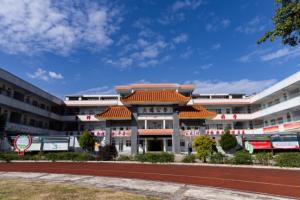 歲月明星校園公益活動(dòng)走進(jìn)粵東，彭偉國兄弟深山“帶娃記”