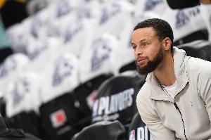 庫里連續兩場(chǎng)比賽得到45+ NBA歷史最老控衛