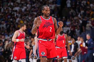 除登哥&小卡&大祖沒(méi)非賣(mài)品！快船該盡快著(zhù)手交易 比如科林斯&比爾