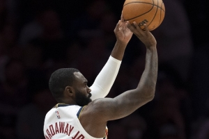 小哈達威今日投進(jìn)5記三分 生涯三分命中數超歐文 升至歷史第25位