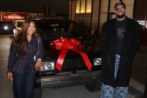 真愛(ài)了！唐斯隨口一句懷念媽媽的老車(chē) 女友準備數月將其送給唐斯